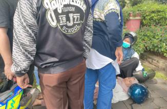 Seorang Wanita Jadi Korban Lakalantas Akibat Ojek Lawan Arah