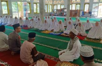 Kapolsek Sijunjung Gelar Jum'at Curhat di Jorong Pudak Sumbar