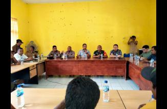 Polsek Padang Tualang Polres Langkat Mediasi Masyarakat Desa Kwala Musam, Desa Sei Litur Tasik dan PT.Langkat Batang Serangan Prihal Jalan