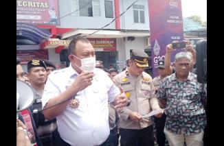 Foto Aksi Demo Mahasiswa : Kapolres Binjai Tangkap ASN Polsuspas Tersangka Pencabulan