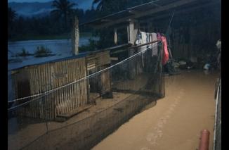 Akibat Tingginya Curah Hujan, Pemukiman Warga di Desa Suoh, Lampung Barat Diterjang Banjir