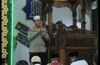 Jum'at Curhat di Mesjid Raya Ganting, Kabid Humas Polda Sumbar ajak Masyarakat Tertib Berlalu Lintas