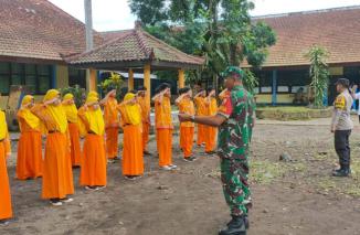 Koramil Sempu Banyuwangi Tanamkan Disiplin Pada Anak-anak Usia Dini