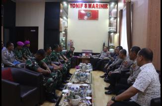 KAPOLRES LANGKAT DAN JAJARAN SILAHTURAHMI KE BATALION 8 MARINIR