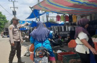 Cegah Aksi Kejahatan, Aipda Resada Blusukan Pasar Tradisional Pekan Bahorok