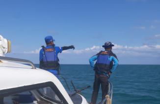 Polair Terus Mencari Korban Hilang di Perairan SBT