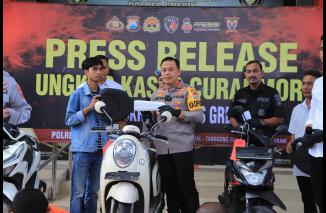 Kapolres Gresik Kembalikan Motor yang Hilang, Korban: Terima Kasih Pak Polisi