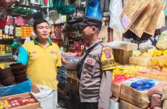 Bhabinkamtibmas Polsek Stabat AIPDA Jhon Panjaitan Sosialisasikan No Pelayanan Pengaduan Polres Langkat