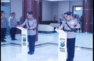 Kapolda Jatim Pimpin Sertijab Kapolrestabes Surabaya