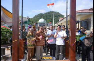 Bupati Pesawaran H. Dendi Ramadhona S.T., M.Tr.I.P. Meresmikan Dermaga Wisata Ketapang Batu Menyan