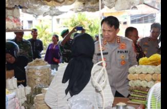 Kapolresta Padang Tampung Penyadar Pedagang Dalam Giat Jumat Curhat. Kombes Pol Ferry : Sambil Cek Ketersediaan Sembako