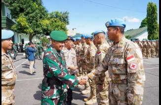 Pangdam Pattimura Terima 339 Prajurit Dalam Upacara Penyambutan Satgas Luar Negeri