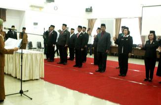 Sehari Setelah Diberhentikan DPRD Siantar, Wali Kota Ganti Sekda Budi Utari Siregar
