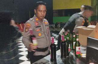 Polres Probolinggo Amankan Ratusan Botol Miras Pada Operasi Pekat Di Bulan Ramadhan