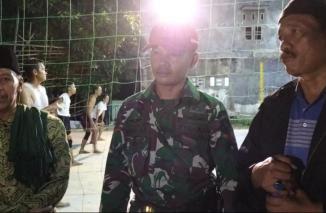 Ciptakan Suasana Aman Malam Ramadhan, Babinsa Kodim 0421/Ls Bersama Aparat Desa Melaksanakan Patroli.