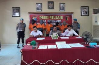Kapolres Sawahlunto Gelar Konferensi Pers Kasus Tindak Pidana Pemalsuan SIM Dan Kasus Pencurian