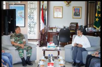 Silaturahmi dengan Tokoh, Pangdam Pattimura Dukung Program Yayasan Al Fatah dan Yayasan Indah Maluku