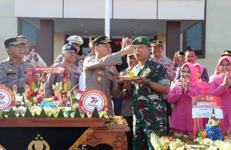 Momen Indah Hari Bhayangkara, Polres Jepara Dapat Kejutan dari Anggota TNI