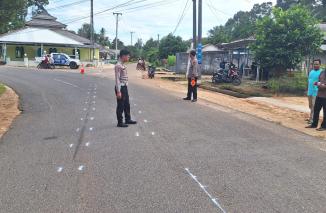 Sat Lantas Olah TKP Kecelakaan Yang Melibatkan R6 dan R2