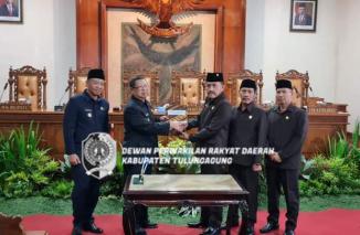 Foto Rapat Paripurna Pengumuman Usulan Pemberhentian Bupati dan Wabup Tulungagung