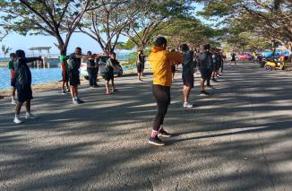 Foto Jaga Kebugaran Tubuh,Kodim 1416/Muna Gelar Olaraga Aerobik