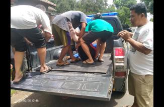 Foto Dikira Istirahat, Parkir di Pinggir Jalan Raya Bangsri - Lebak Ternyata Sopir Truk Ini Meninggal