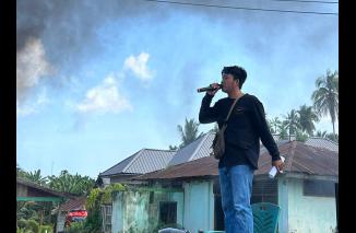 Foto Pemuda Palangga Selatan Mengungkapkan Kekecewaannya Atas Dugaan Kecelakaan Berturut-turut Terhadap Pihak PT. AJB