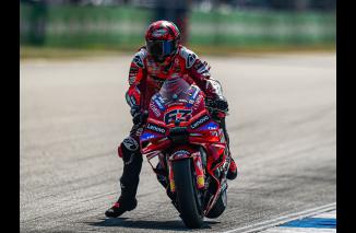 Foto Bagnaia Putus Asa! Kembali ke Motor Lama untuk Hadapi Marquez di MotoGP Amerika