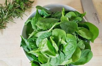 Foto 10 Makanan Segar Terbaik untuk Dimakan Mentah demi Kesehatan Yang Lebih Optimal