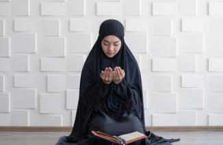 Foto Doa Malam Lailatul Qadar: Bacaan dan Amalan Terlengkap untuk Kebajikan Anda