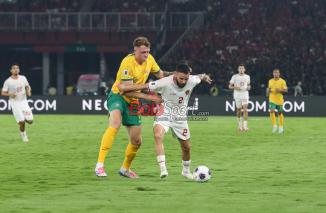 Foto Pelatih Australia Buka Rahasia Atasi Kekalahan Timnas Indonesia Akibat Cederanya Pemain di Tengah Badai