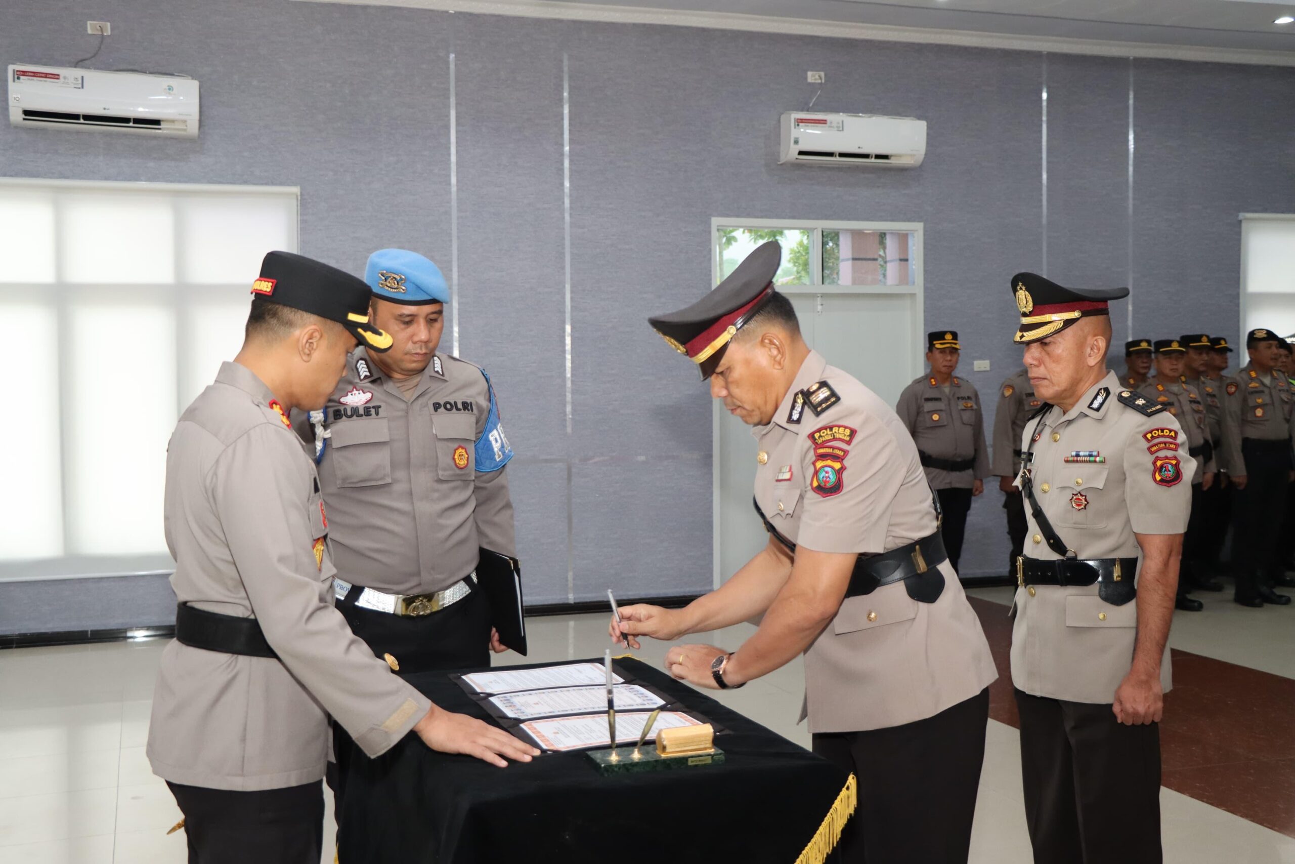 Kapolres Tapteng pimpin Upacara Sertijab Kabag Ops Polres Tapanuli Tengah