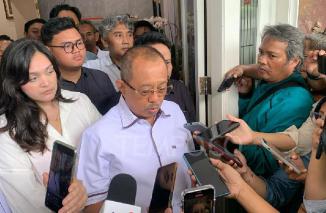 Foto Deretan Kejutan: Penerapan Penahanan Ijazah Karyawan di Surabaya