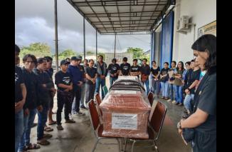 Foto Saksi Hidup Akhirnya Berhasil Lolos dari Lubang Tanah Yang Maut