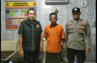Foto Pria Curian Menguras Kotak Amal Gresik untuk Foya-Foya, Bikin Heboh!