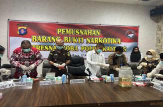 Foto Tumpas 7 Kasus Narkoba: Ringkus 11 Pelaku di 9 Lokasi, Amankan 274,6 Gram Sabu