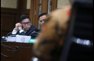 Foto Bukti Kasus Suap: Jaksa KPK Panggil Sopir Kader PDIP dan Ajudan Wahyu Setiawan ke Pengadilan