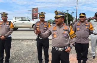 Foto H+3 Lebaran, Ditlantas Polda Riau Pantau Arus Balik Di Jalinsum