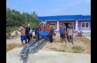 Foto Ketua Batin Beserta Jajaran Pengurus Suku Akit  Sekabupaten Bengkalis Mengucapkan Ribuan Terima Kasih Atas Bantuan Ibuk Kasmarni