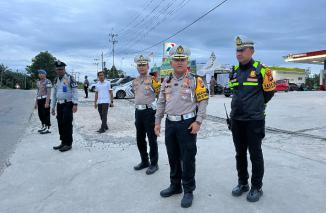 Foto Menjelang Puncak Arus Balik Lebaran 2025, Dirlantas Polda Riau Tinjau Exit Tol dan Pos Yan di XIII Koto Kampar