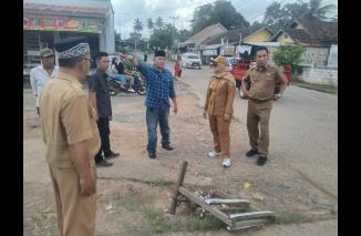 Foto Tinjau Kondisi Infrastruktur Di Pasar Sukadana, Bupati Ela Akan Benahi Wajah Ibu Kota Lampung Timur