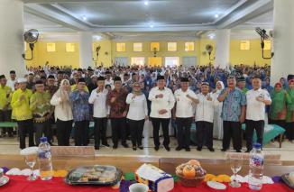Foto Bupati Ela Buka Manasik Haji Lampung Timur Tahun 2025