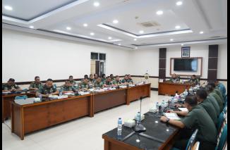 Foto Pangdam XII/Tpr Beri Arahan Para Dansat dan Kabalak Jajaran