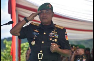 Foto Pangdam XIII Merdeka, Mayjen TNI Suhardi Pimpin Sertijab 3 Komandan satuan Kodam