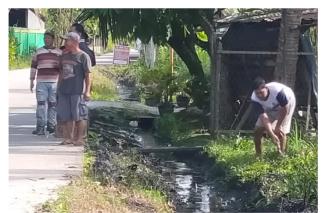 Warga Perumahan Mutiara Darul Sakinah Gelar Gotong Royong Bersihkan Saluran Air