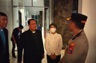 Kapolresta Banyuwangi Tinjau Langsung Pengamanan Ibadah Paskah di Hotel Santika