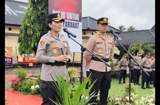 Polres Lampung Timur Gelar Welcome dan Farewell Parade, AKBP Heti Patmawati Resmi Gantikan AKBP Benny Prasetya