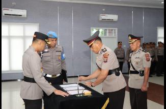 Kapolres Tapteng pimpin Upacara Sertijab Kabag Ops Polres Tapanuli Tengah