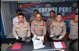 Polres Bangka Barat Gelar Konferensi Pers Ungkap Penyelundupan 5 Ton Pasir Timah, 8 Pelaku Diamankan