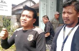 Foto Aktivis dan Media Geruduk Kantor Notaris  Tuntut Klarifikasi